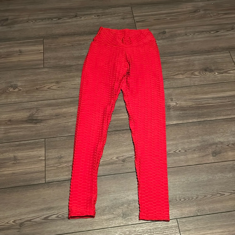 Red butt lifting leggings